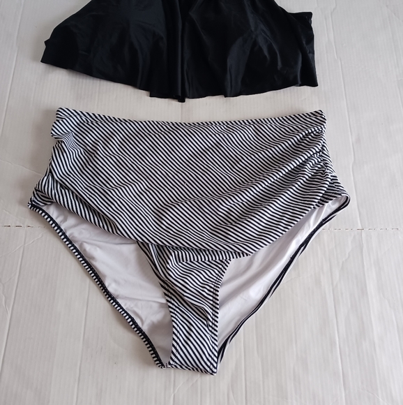 NEW 4X Cupshe Falbala Solid & Stripe Highwaisted Bikini Set Womens - Picture 3 of 8